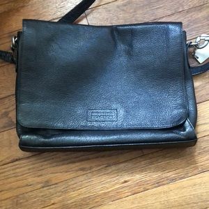 Kenneth Cole Reaction Black Crossbody Bag